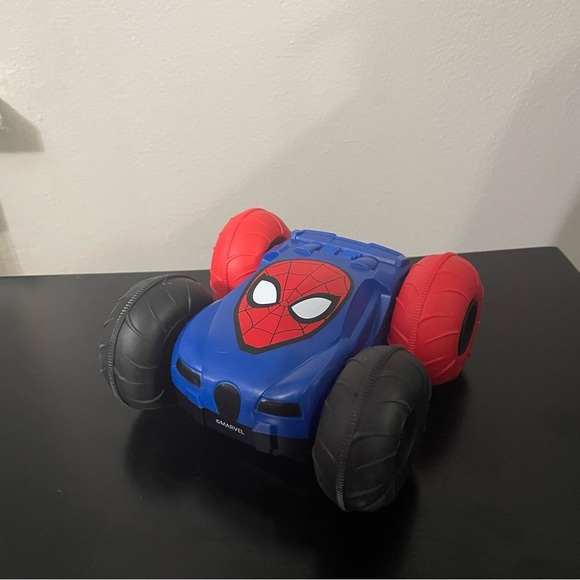 Marvel Spider-Man Venom Vs Spiderman  NO REMOTE - Picture 1 of 7